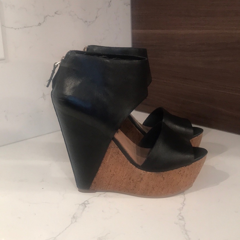 Steven Madden Black Wedges